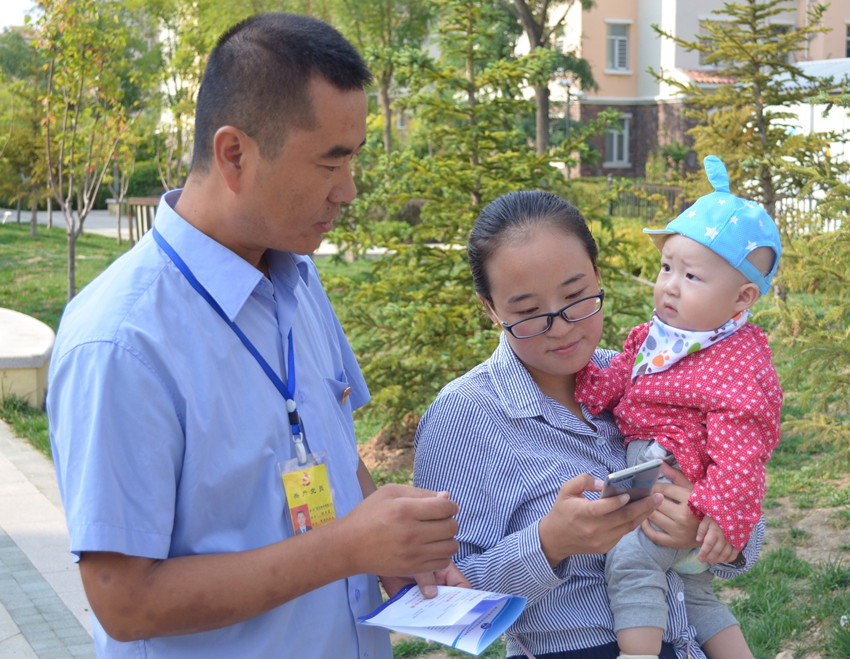 黨員服務(wù)進(jìn)社區(qū) 開(kāi)展便民利民活動(dòng)