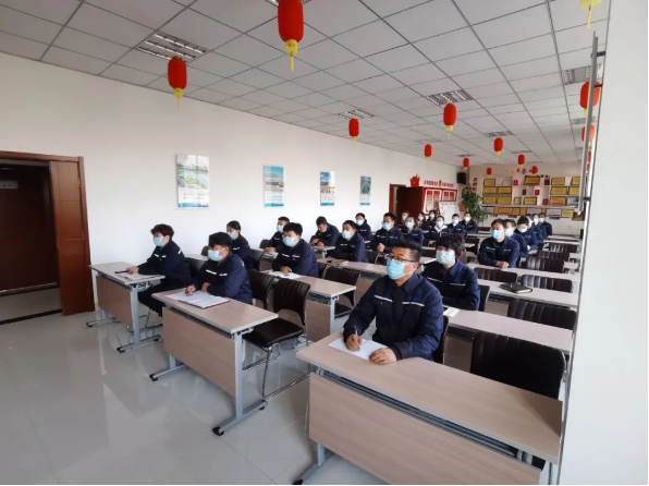 《“學(xué)習(xí)二十大  永遠(yuǎn)跟黨走 奮進(jìn)新征程”—引領(lǐng)銀川中鐵水務(wù)高質(zhì)量發(fā)展》